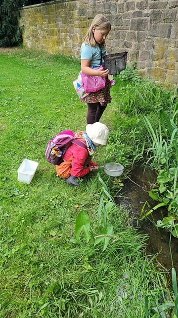 Wasserlauf an der Schlossmauer Corvey