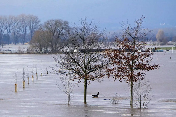 Hochwasser in Preußisch Oldendorf am Mittellandkanal zum Jahreswechsel 2023/2024